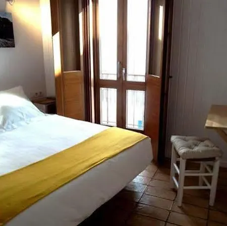 Vandrerhjem Hostalet De By Suma