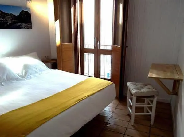 Hostel Hostalet De By Suma